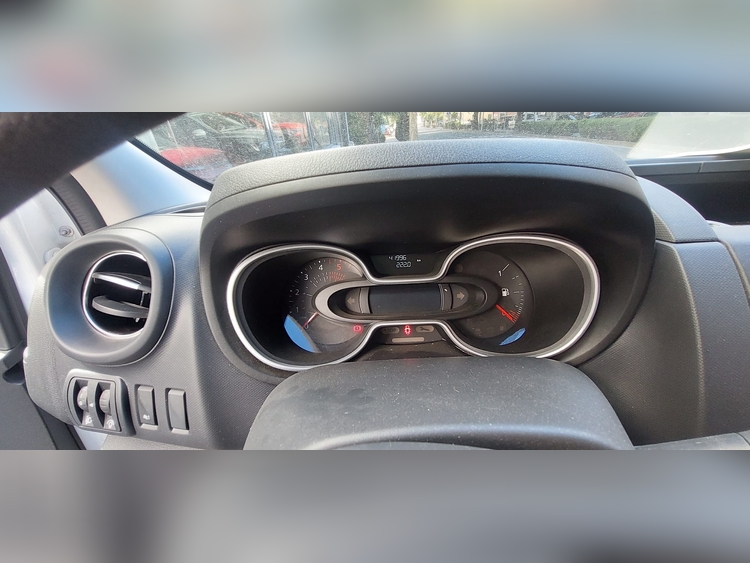Renault Trafic 2.0 120cv foto 11